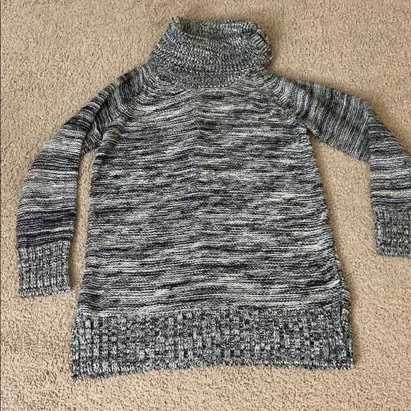 🌟 Cynthia Rowley Sweater - Picture 2 of 6